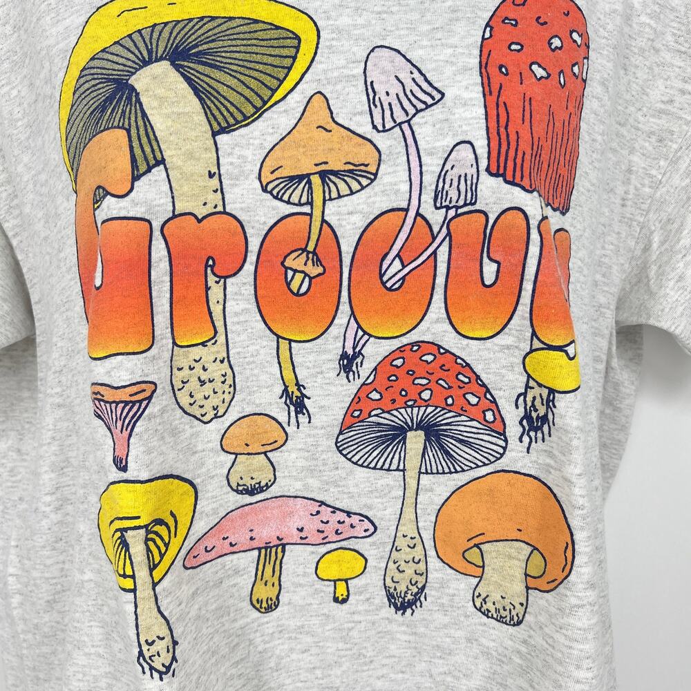 Groovy Mushrooms Graphic T-shirt Men's M Women's L Short Sleeve Gray